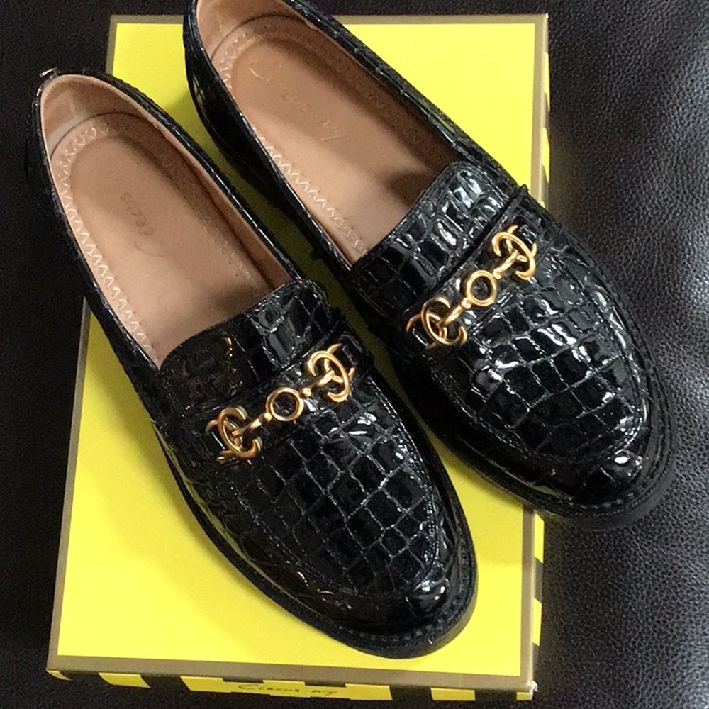 Women’s black croc loafer.